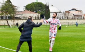 TECRÜBELİ GOLCÜDEN GÜÇLÜ DÖNÜŞ