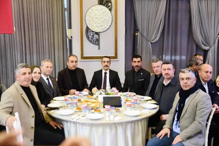 ÜLKÜ OCAKLARI’NDAN ‘KARDEŞLİK’ İFTARI