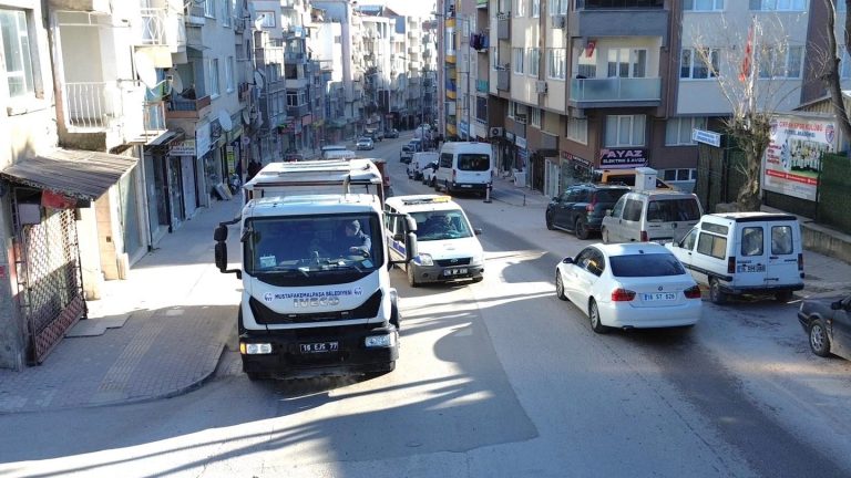 CADDELER BAYRAMA HAZIRLANIYOR