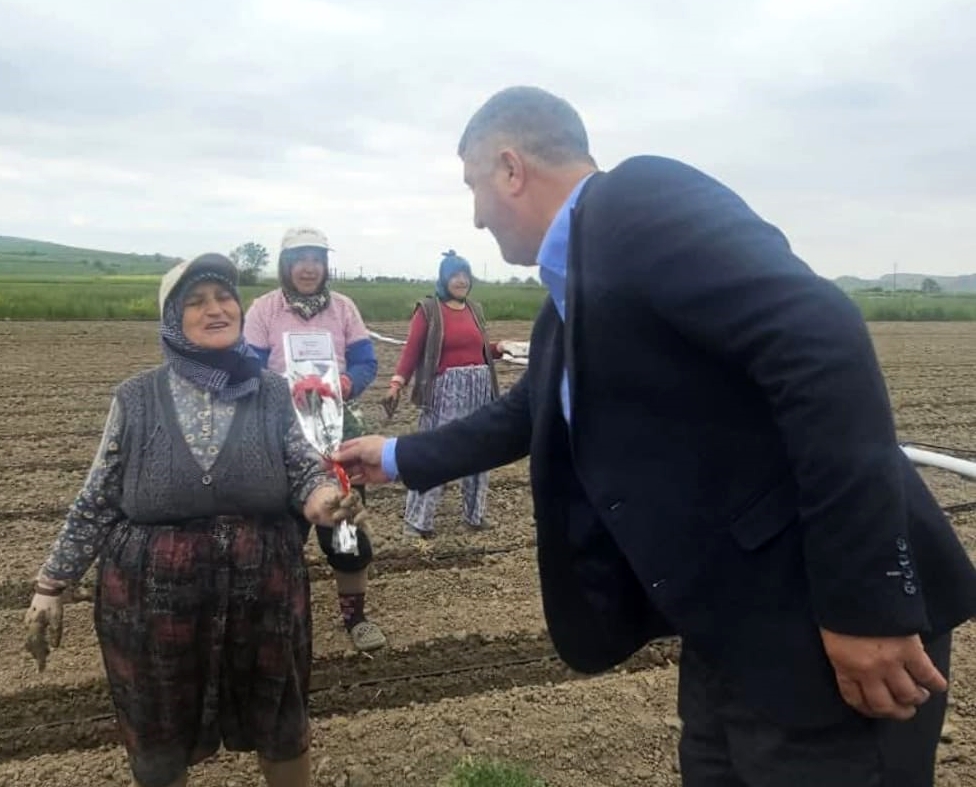 ‘KADIN, TÜRK’ÜN GÜCÜ, YARINLARIMIZIN İFFETİDİR’